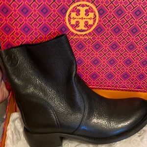 Tori Burch boots size 8
